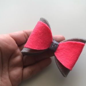 Bow clip
